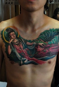 Lalaki buah dada anu gedé welas pola tattoo gadis Guanyin