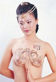 性感的女孩胸部美麗美麗的美麗紋身圖片