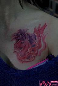 малюнок красиві груди червоний єдиноріг татуювання