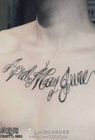 Anglický vzor tetování na těle květu hrudníku