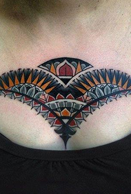 lepotna prsni koš avtoritativni totemi tetovaža