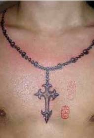 男性個性項鍊十字架紋身圖片