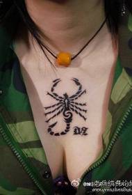 skorpion tatoveringsmønster: bryst totem skorpion tatoveringsmønster