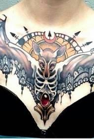 tatuagem de morcego de personalidade de peito de beleza