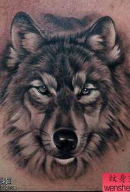 I-tattoo sibalo sincome umsebenzi we-chest wolf tattoo