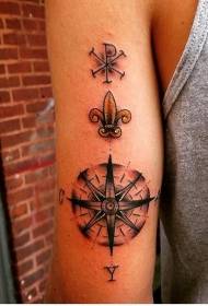 paže hnědá speciální symbol s kompas tetování vzorem