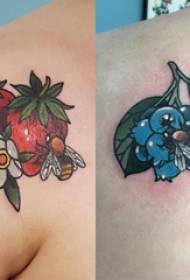ragazza tatuaggio spalla posteriore immagine tatuaggio spalla pianta e ape