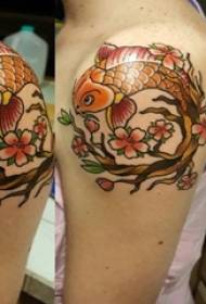 ramię malowane technika tatuażu mała świeża roślina Tatuaż kwiat tatuaż gałązka tatuaż złota rybka tatuaż obraz