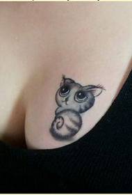 сексуальний жіночий груди приємно маленький єнот татуювання візерунок малюнок малюнок