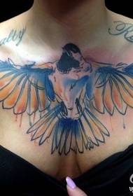 Girl's chest classic is 'n aantreklike duif tatoeëringpatroon
