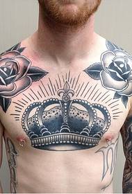 προσωπικότητα άνδρες ατμόσφαιρα μόδας στο στήθος όμορφη εικόνα τατουάζ στέμμα