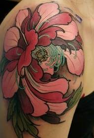 kvinnliga axlar spektakulära färger stor blomma tatuering mönster