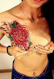 szexi női mellkas szép színes bazsarózsa tetoválás mintás képet