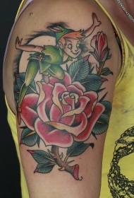tatuaj în umăr Pan Yuwen și tatuaj trandafir