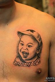 μπροστά μοτίβο τατουάζ πορτρέτο στο στήθος