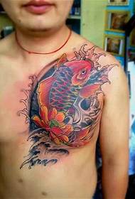 bröst snygg bläckfisk tatuering