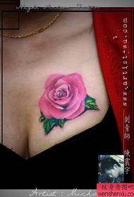skönhet bröstet vackert ser rosa ros tatuering mönster