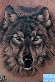 a chest wolf head tattoo pattern