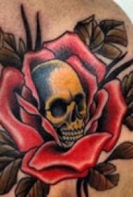 Tatuaje de ombreiro Artskull