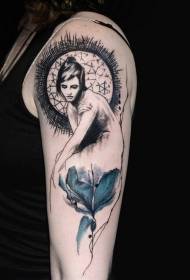 schulterartige altmodische Farbblume mit weiblichem Portrait-Tattoo