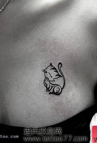 schoonheid borst schattig totem kat tattoo patroon