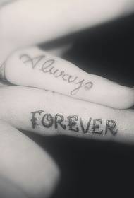 Couple fingers beautiful and beautiful English tattoo