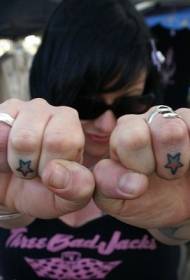 Wzór tatuażu pentagram kolorowy palec kobiece