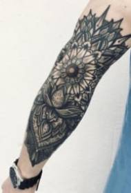 Very nice looking van Gogh prick tattoo on 9 arms
