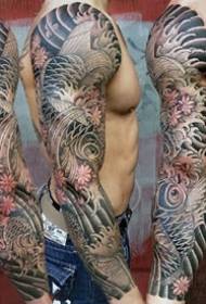 Bonic conjunt tradicional d'estil de tatuatges de braços florals
