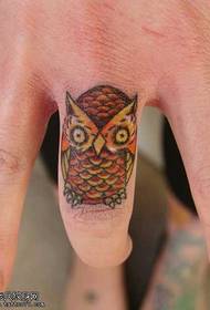 Finger owl tattoo pattern