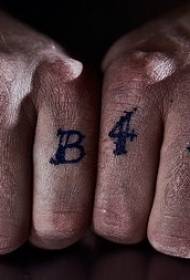Prst crni mali brojevi i zvijezde tetovaža uzorak