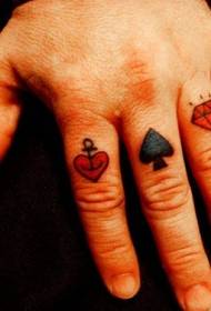 Model de tatuaj cu caracter de diamant în culori degetelor