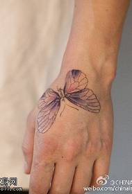 الگوی خال کوبی نقاشی شده با پروانه زیبا