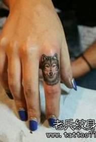 A set of super difficult wolf head finger tattoo artwork pictures