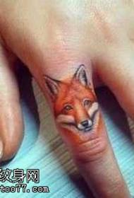 ຮູບແບບ tattoo fox ນິ້ວມື