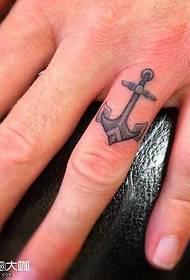 Uzorak za tetoviranje prsta sidrom