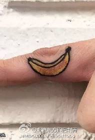 Prstom jednostavan i lijep uzorak tetovaže banana