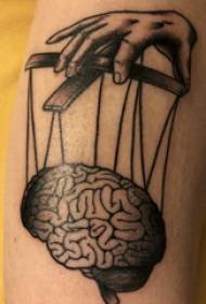 Wytatuuj czarne ramię studenta na obrazie dłoni i mózgu