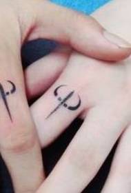 Beautiful and fresh finger totem tattoo is very suitable for couples.