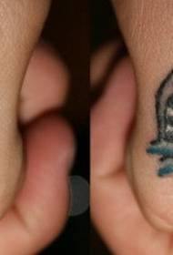 Картина татуировки якоря пальца работает оценка картины