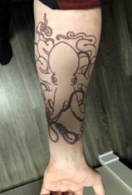 Tattoo octopus сиёҳ тасвири tattoo ҳаштпои сиёҳ дар бозуи духтар