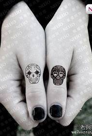Finger tatovering mønster