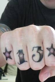 Fanger Nummer 13 fënnefpunkte Star Tattoo Muster