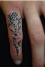 Stylish beautiful finger rose tattoo pattern to enjoy the picture