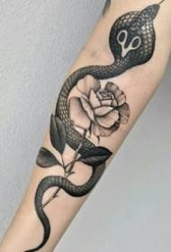 14 picculi disegni di tatuaggi neri è grisici per armi è gambe