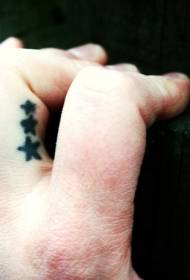 Finger tre sorte stjerner tatoveringsmønster
