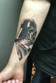 武士紋身男孩的手臂上鑽石和黑戰士紋身圖片