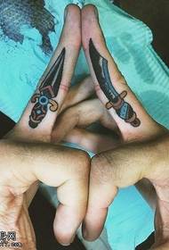 Tattoo show, recommend a finger dagger tattoo picture