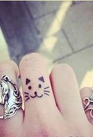 Female pretty finger cat tattoo pattern to enjoy pictures