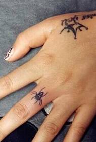 Finger personality little spider tattoo pattern